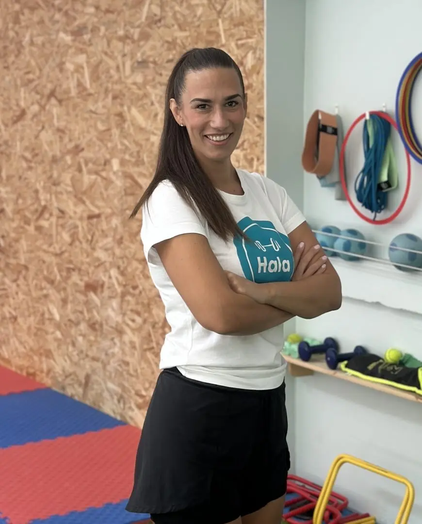 Slika naše trenerice Sare - duše Hala Kids programa