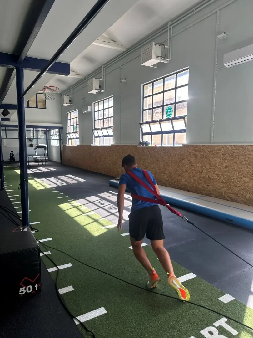 Slika sportaša u pokretu